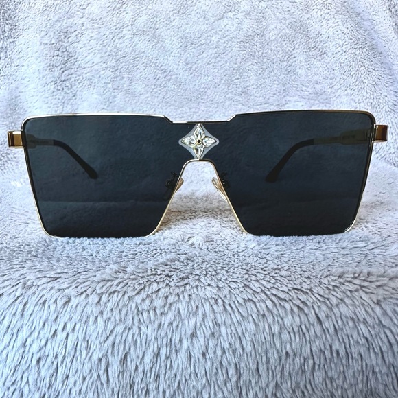 Louis Vuitton Cyclone Gold and Black Sunglasses - Picture 2 of 7
